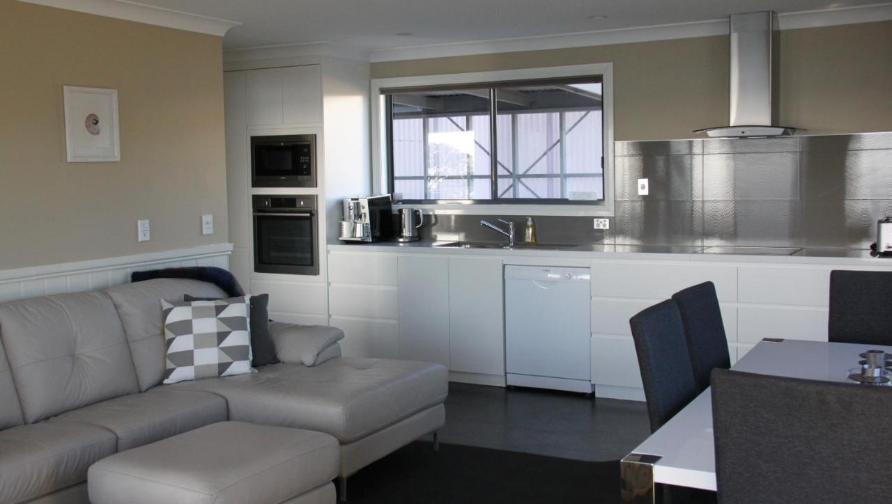 Sea Eagle Cottage Amazing Views Of Bay Of Fires Binalong Bay Exterior photo