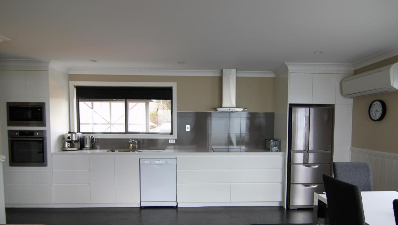 Sea Eagle Cottage Amazing Views Of Bay Of Fires Binalong Bay Exterior photo